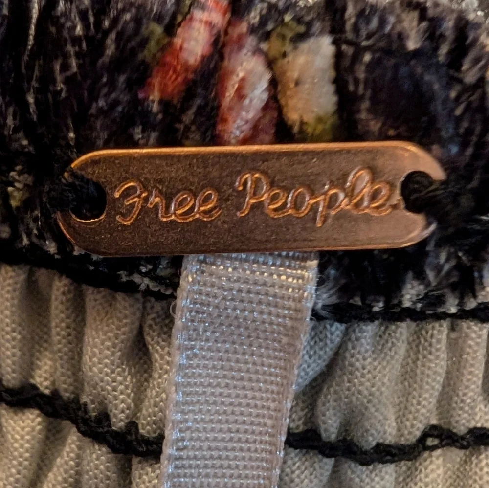 Free People Women's Black Floral Crop Top